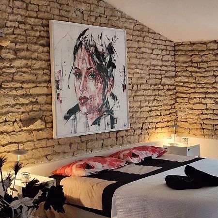 Maison Laurenza La Grande Suite 1760 Saint-Jean-de-Liversay エクステリア 写真