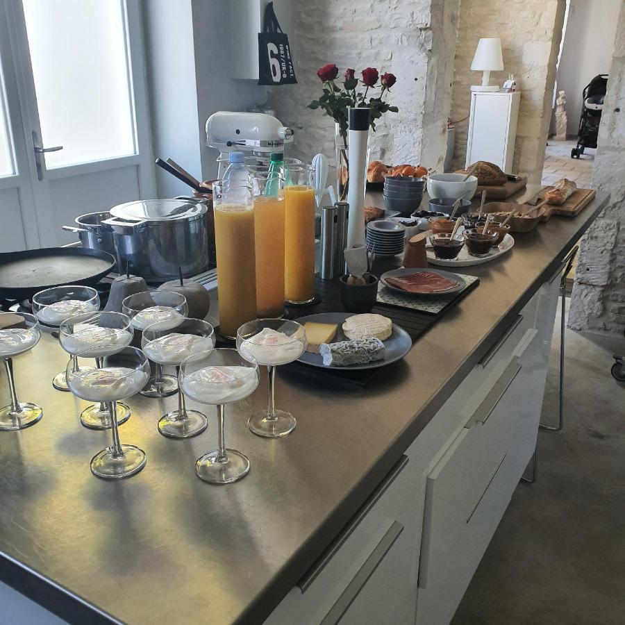 Maison Laurenza La Grande Suite 1760 Saint-Jean-de-Liversay エクステリア 写真