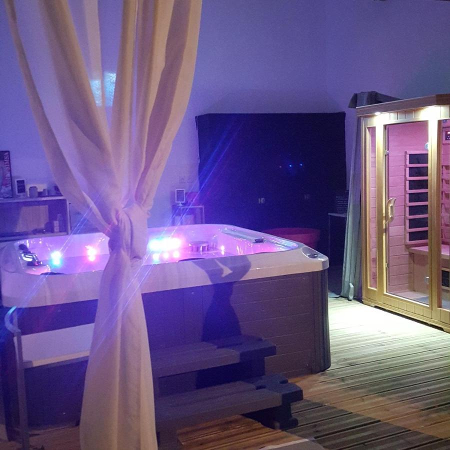Maison Laurenza La Grande Suite 1760 Saint-Jean-de-Liversay エクステリア 写真